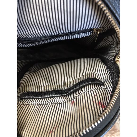 Women's Sling Bag Crossbody Shoulder Bag Chest Travel Backpack Handbag w/ Tassel - Picture 4 of 5